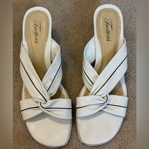 Trotters, white leather sandal